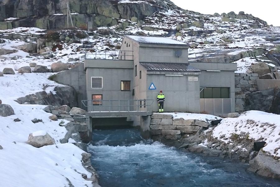 Nedre Bersavatn power plant with discharge